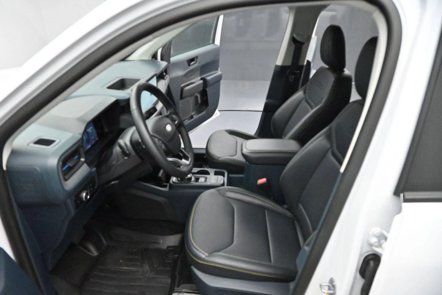 Used 2025 Oxford White Ford Lobo Standard image 12