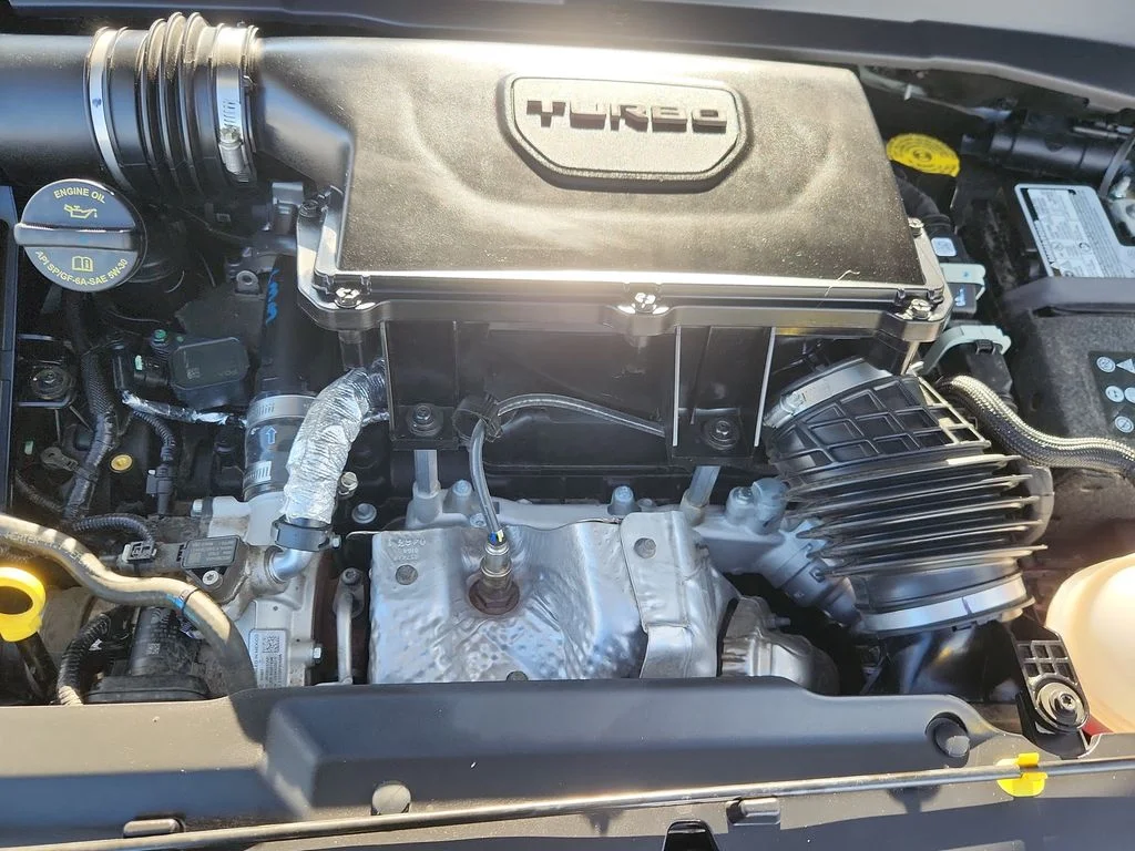 Used 2025 White Jeep Limited image 17