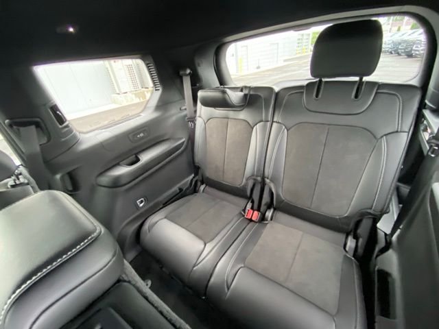New 2026 Bright White Clear-Coat Exterior Paint Jeep Altitude image 15