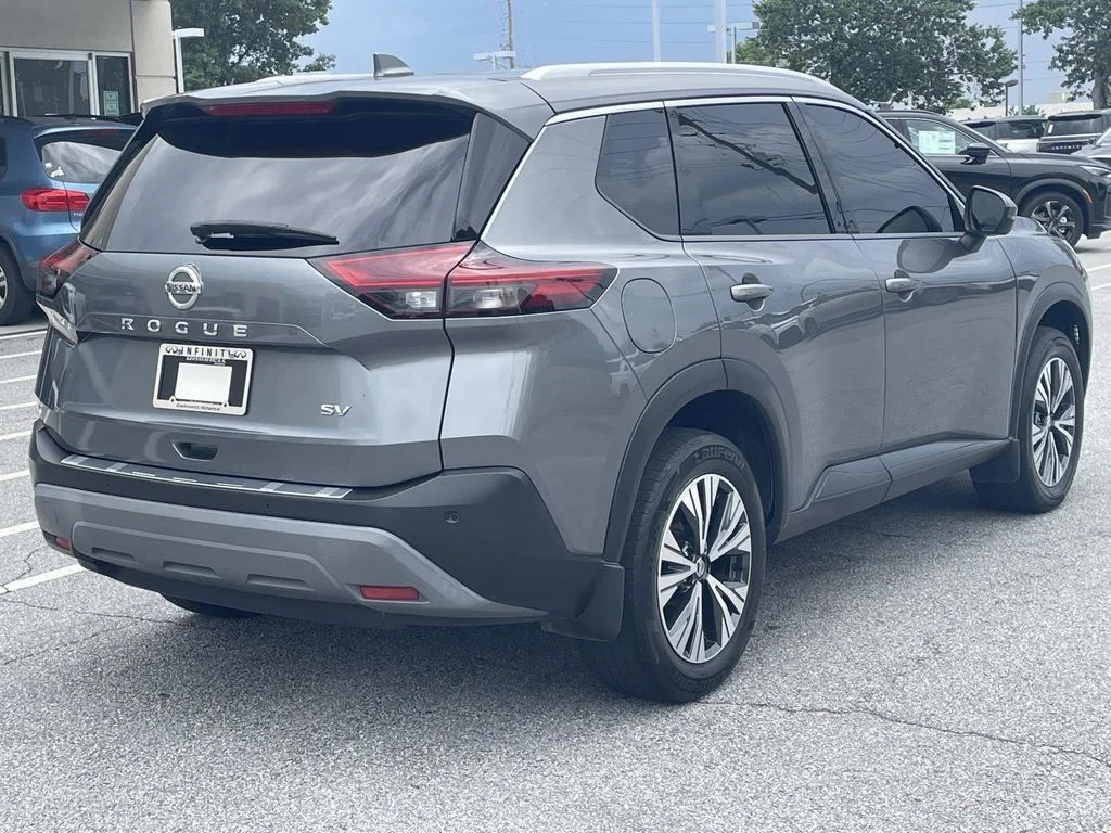 Used 2021 Gray Nissan SV image 4