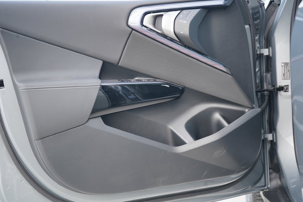 Certified Used 2026 Gray Metallic BMW 30 xDrive image 8