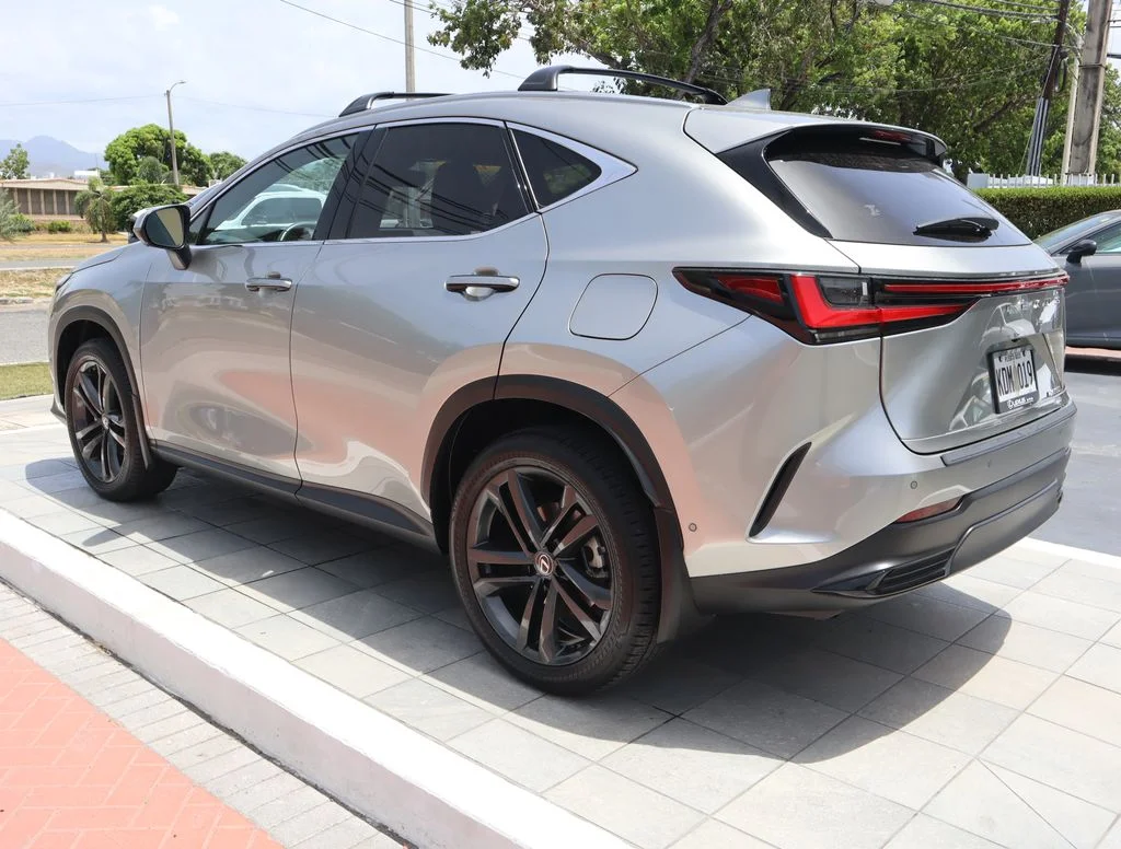 Used 2023 Silver Lexus 350h Premium image 7