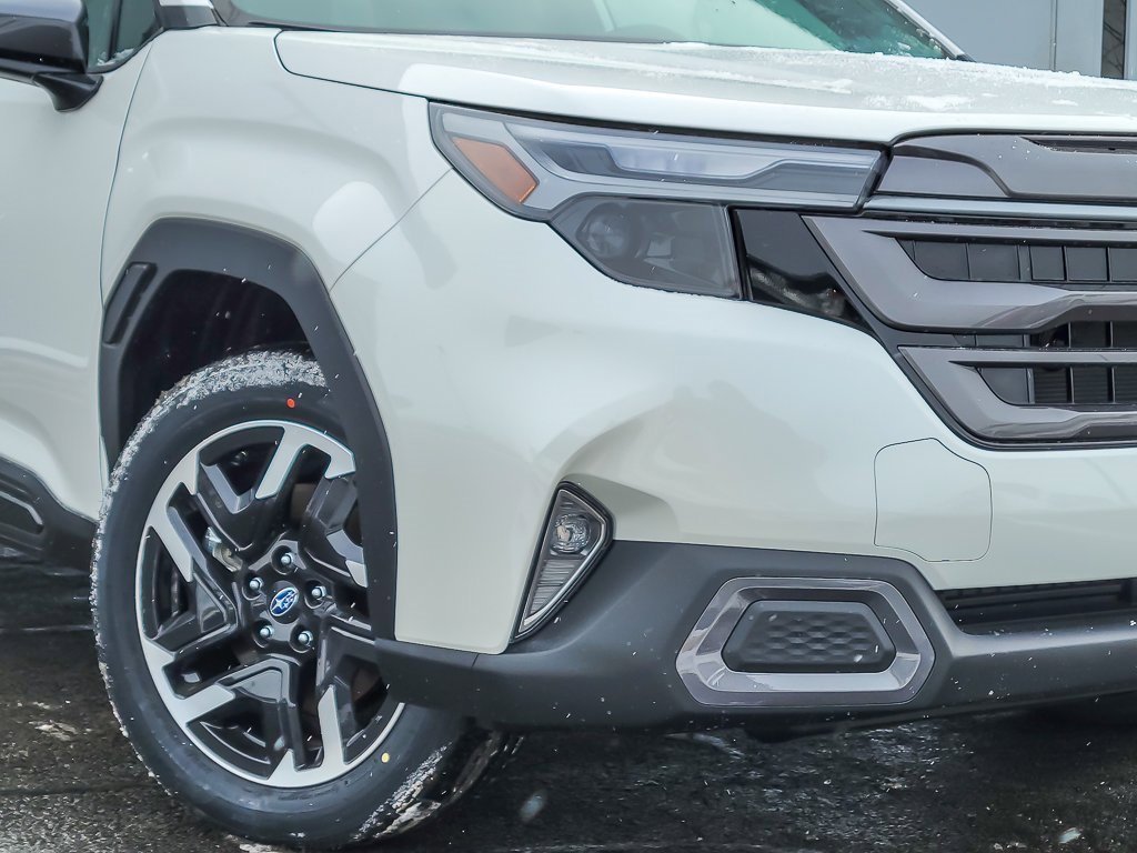 Used 2026 Crystal White Pearl Subaru Limited image 3