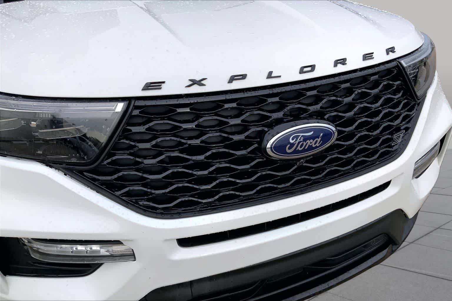 Used 2020 Star White Metallic Tri-Coat Ford ST image 28