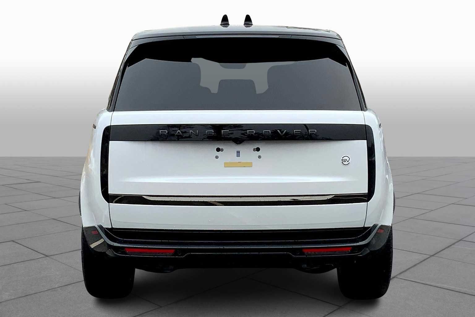 2025 Land Rover Range Rover SV - Photo 3