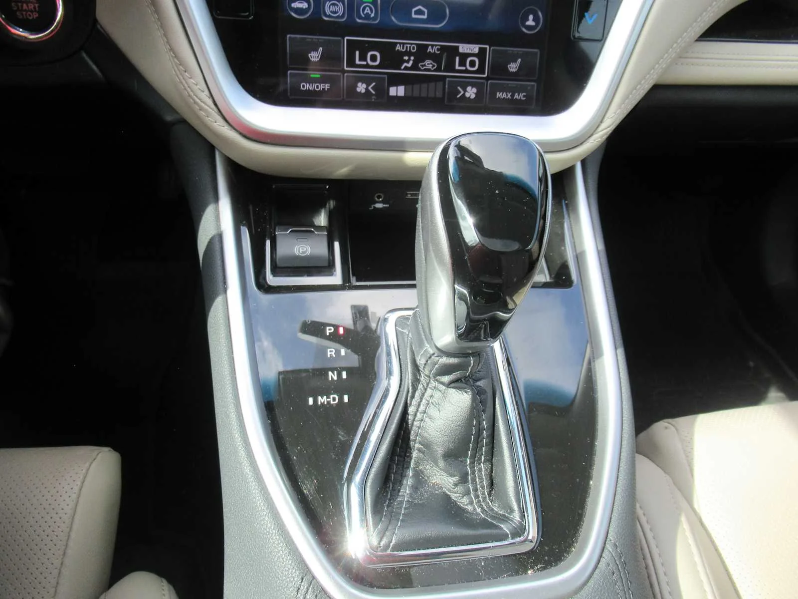 Used 2022 Crystal Black Silica Subaru Limited image 26
