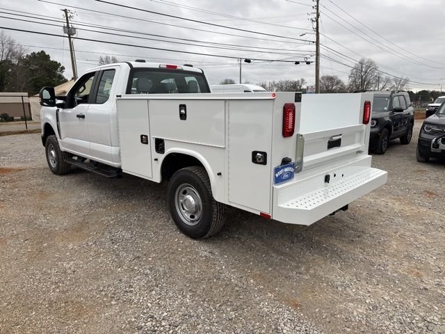 New 2026 Oxford White Ford XL image 3