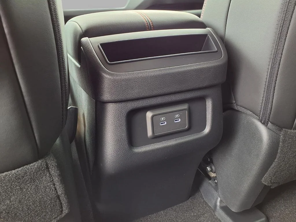 New 2026 Everest White Pearl TriCoat / Super Black Two-tone Nissan Rock Creek® image 24