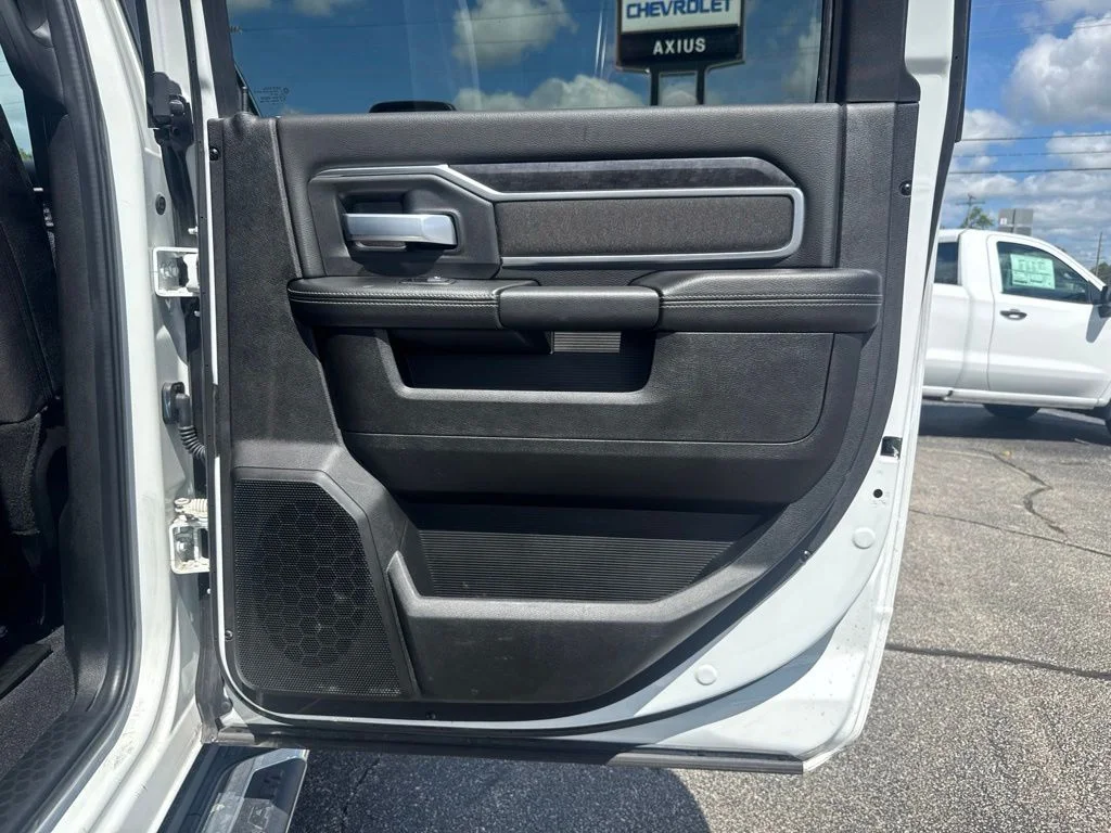 Used 2024 White Ram Big Horn image 26