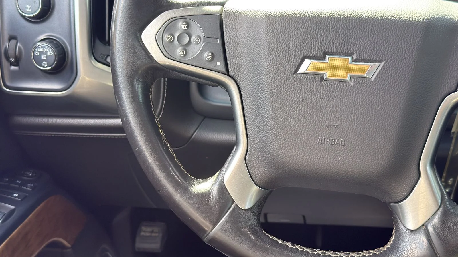 Used 2019 White Chevrolet LTZ image 13