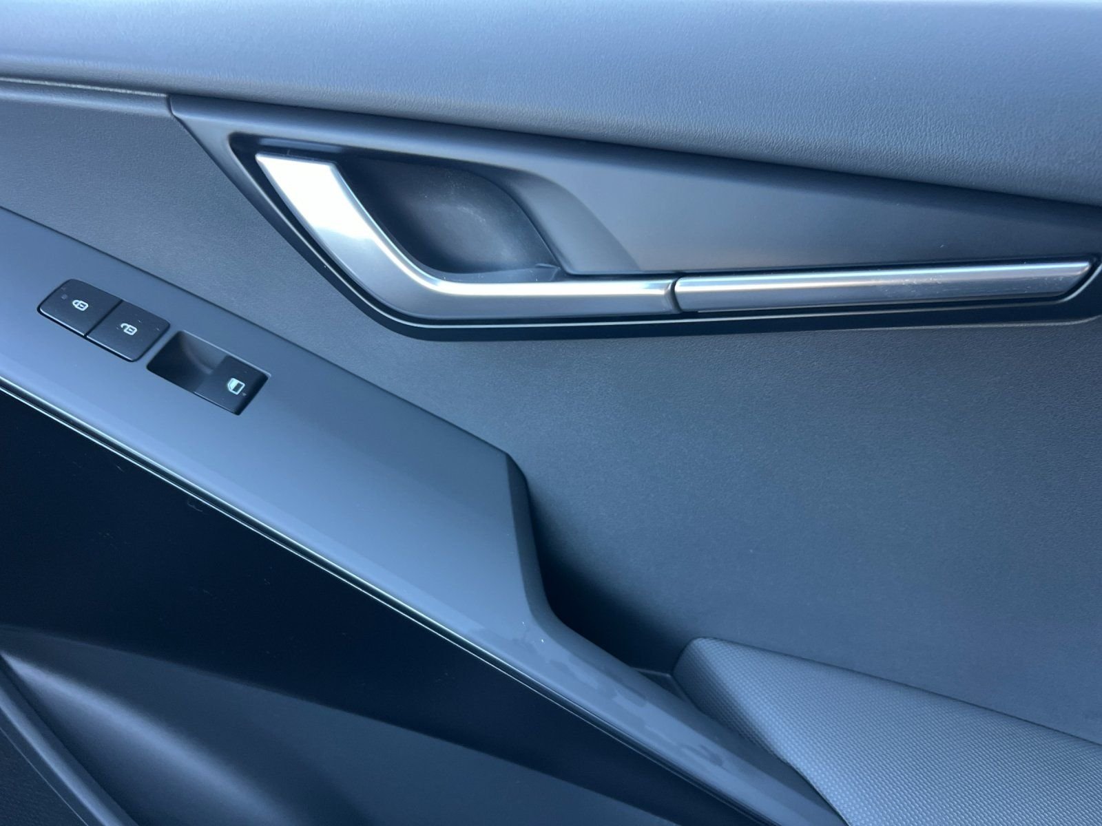New 2026 Interstellar Gray Kia LX image 18
