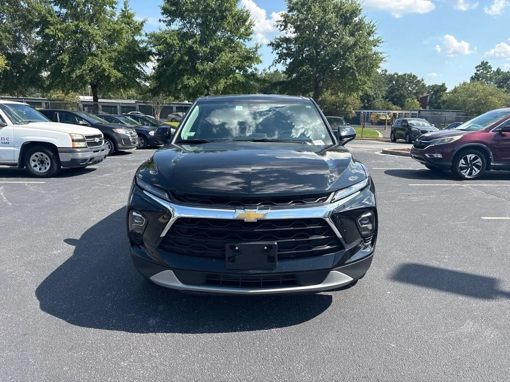 Used 2025 Black Chevrolet 2LT image 9