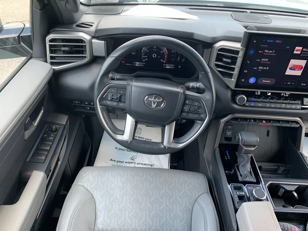 Used 2025  Toyota Limited image 17
