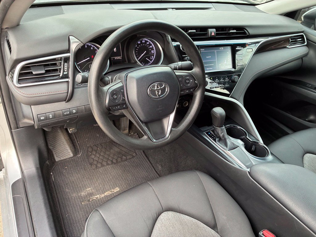 Used 2018 Silver Toyota LE image 16