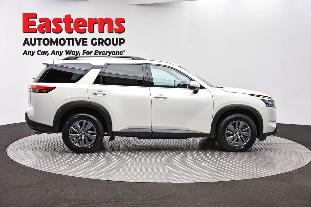 Used 2023 White Nissan SV image 4