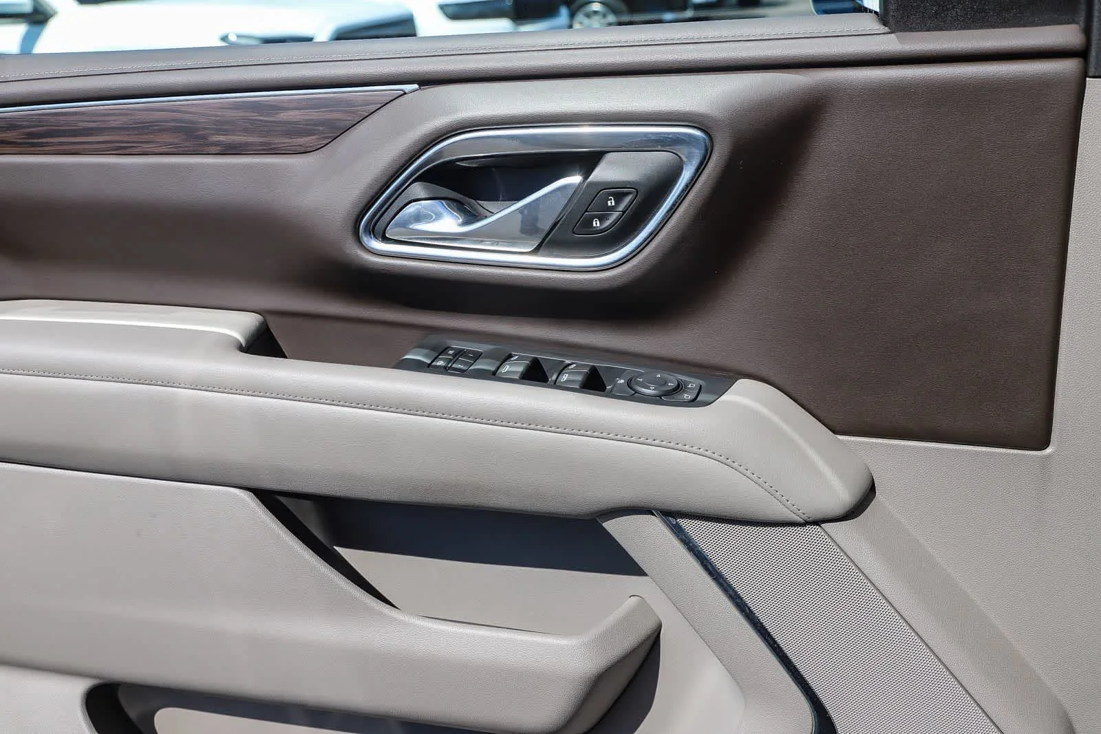 Used 2021 Empire Beige Metallic Chevrolet Z71 image 22