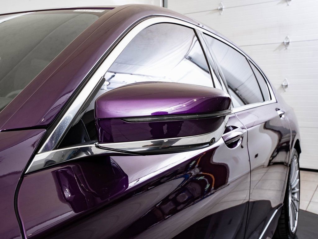 Used 2022 Twilight Purple Metallic BMW ALPINA B7 xDrive image 17