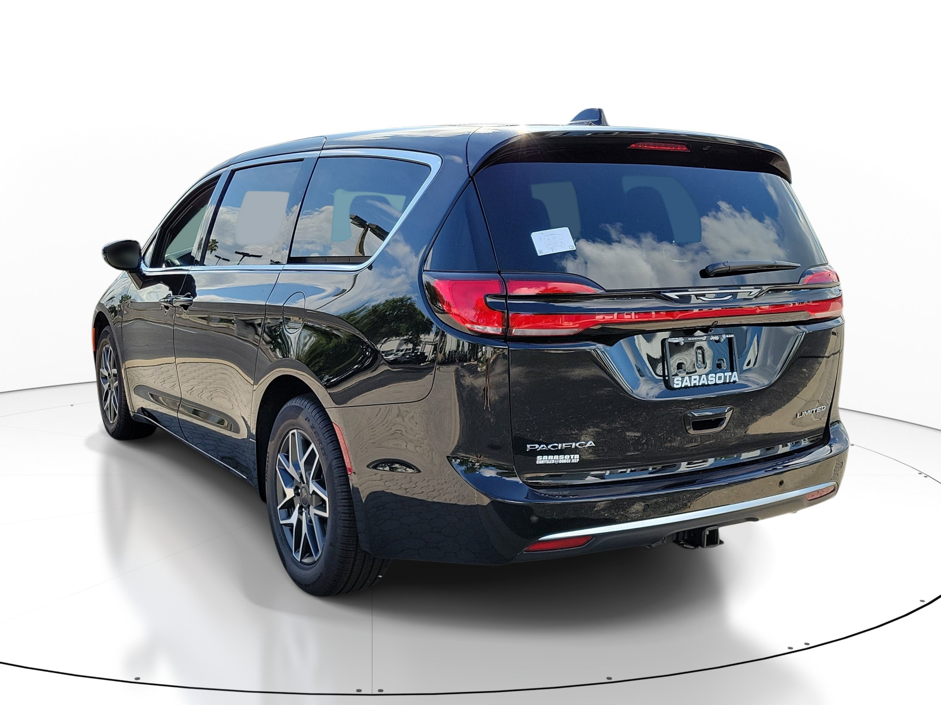 New 2027 Diamond Black Crystal Pearl-Coat Exterior Paint Chrysler Limited image 4