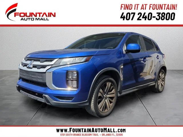 Used 2020 Blue Mitsubishi  image 1