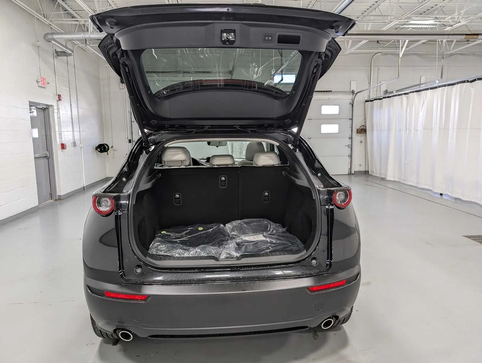 2025 Mazda CX-30 Premium - Photo 10