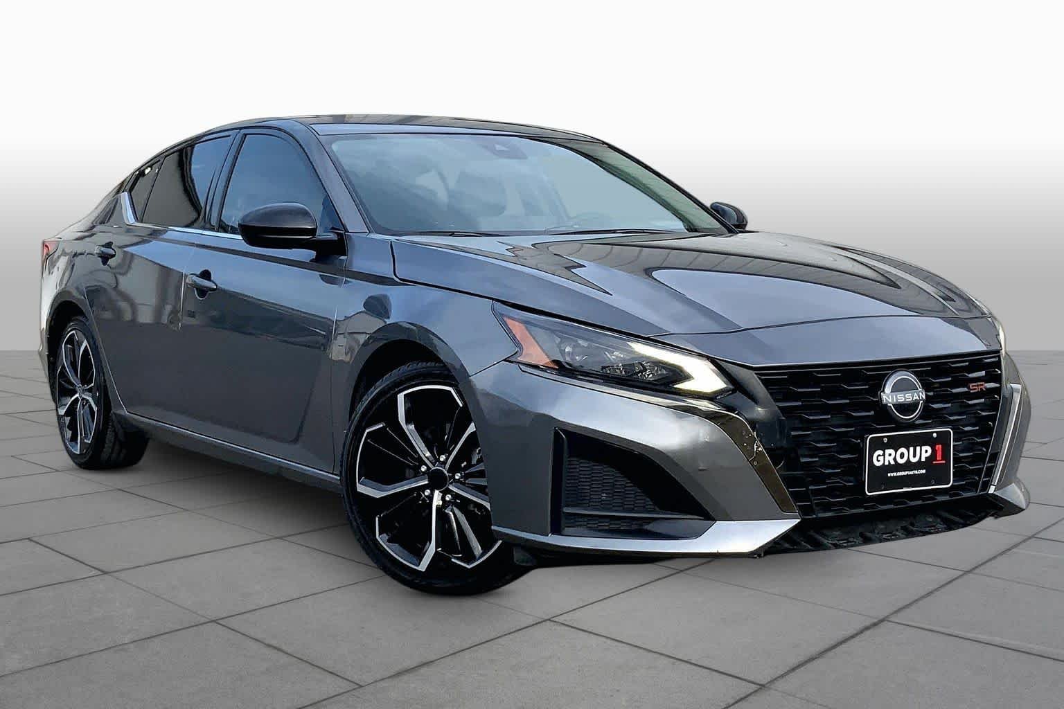 Used 2023 Gun Metallic Nissan 2.5 SR image 3