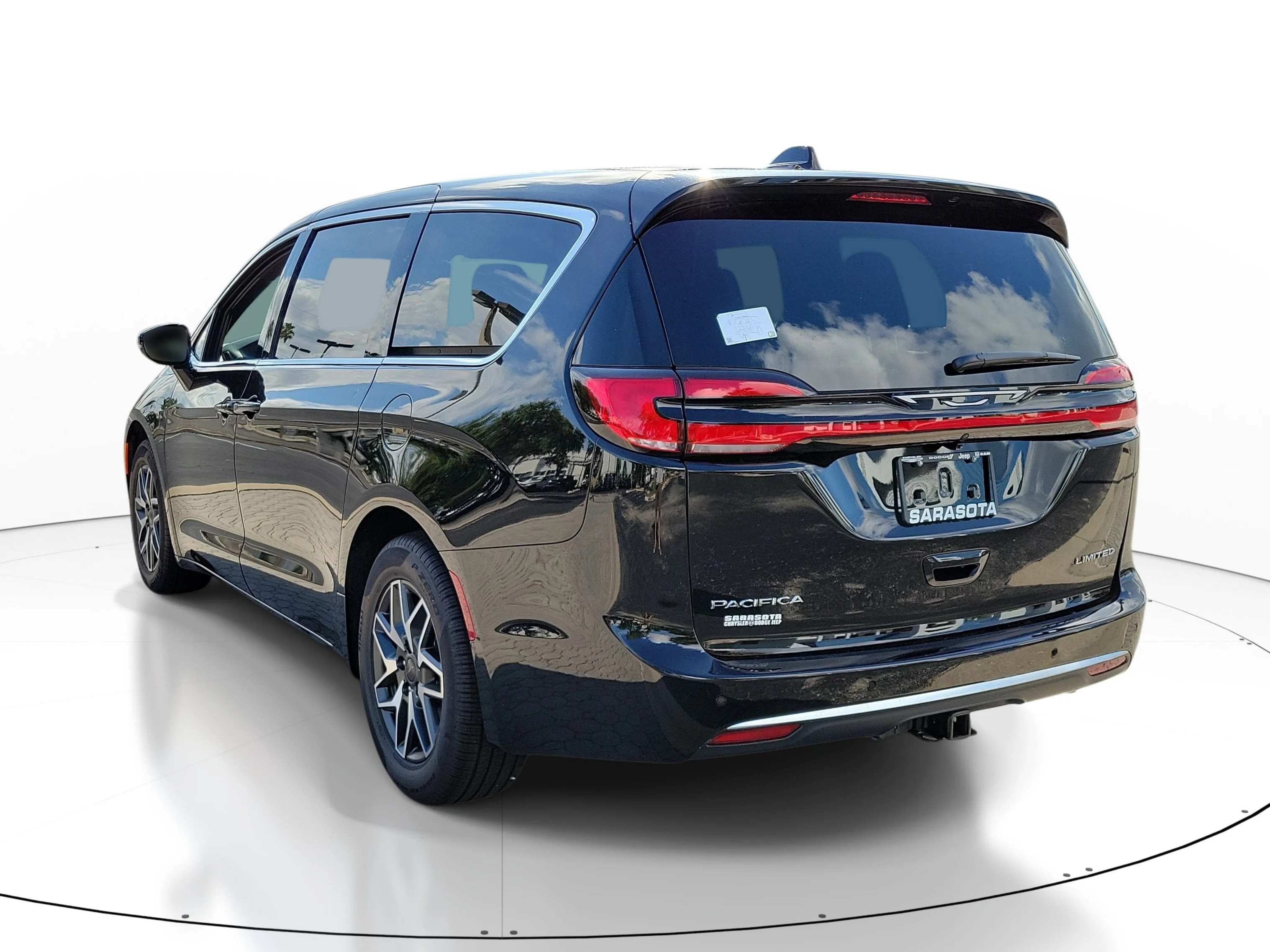 New 2027 Diamond Black Crystal Pearlcoat Chrysler Limited image 4