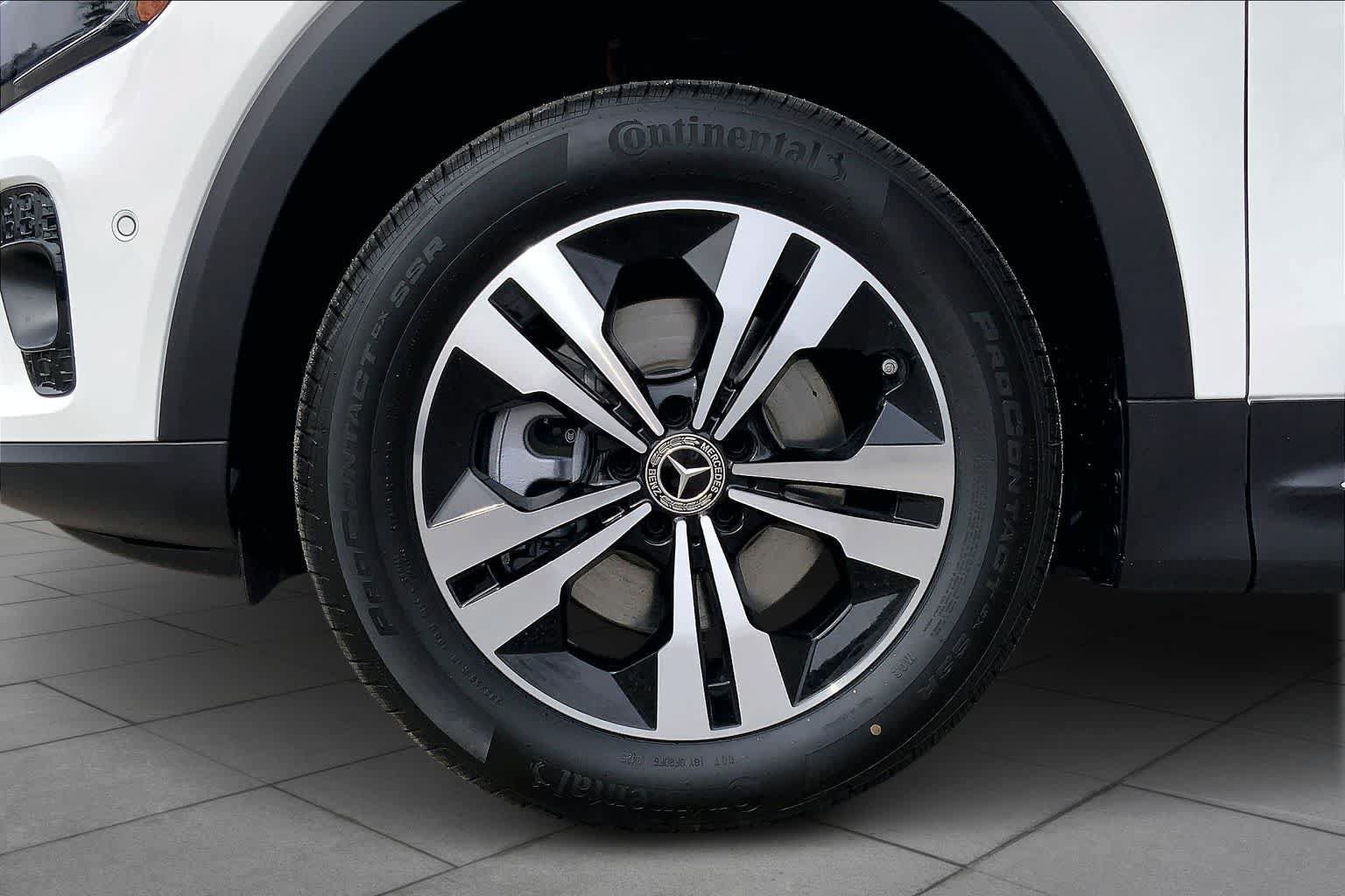 New 2026 Polar White Mercedes-Benz GLB 250 image 15