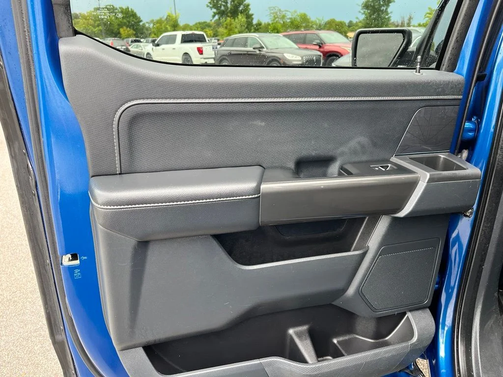 Used 2023 Blue Ford XLT image 12