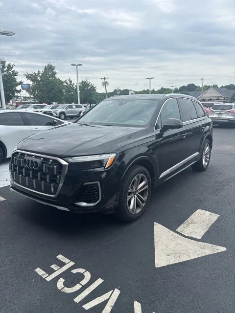 2025 Audi Q7 55 Premium Plus quattro Tiptronic's photo