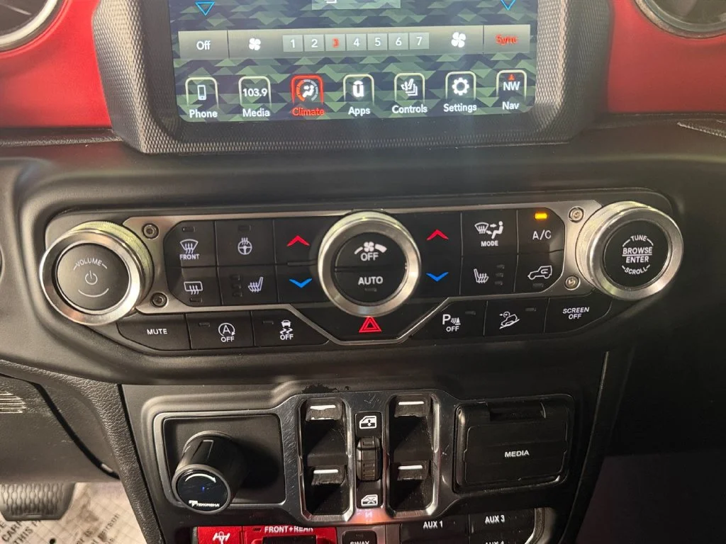 Used 2020 White Jeep Unlimited Rubicon image 24