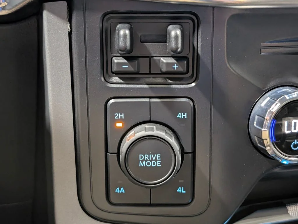 Certified Used 2021 Iconic Silver Metallic Ford Lariat image 8