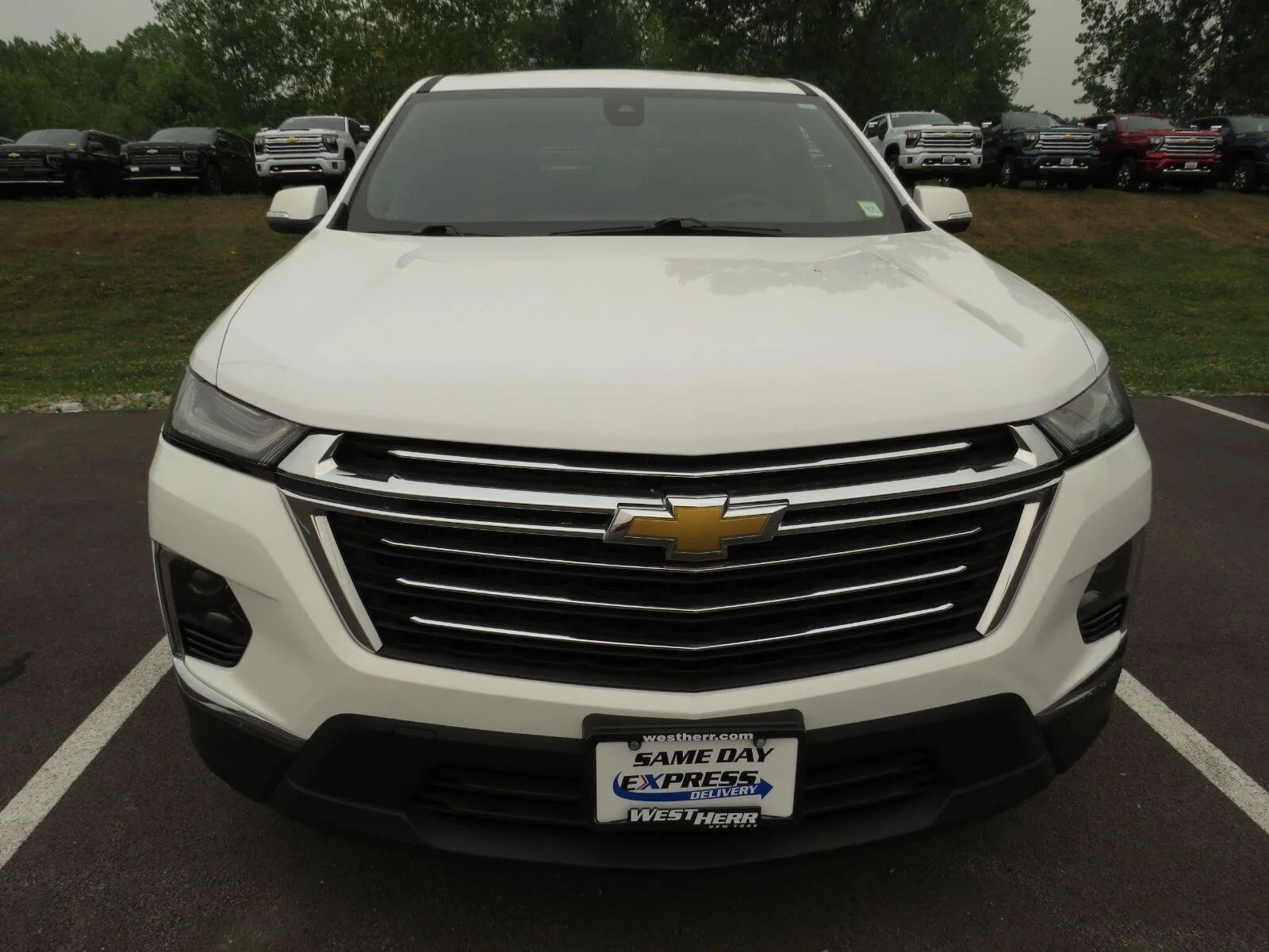 Used 2023 Summit White Chevrolet LT Cloth image 5