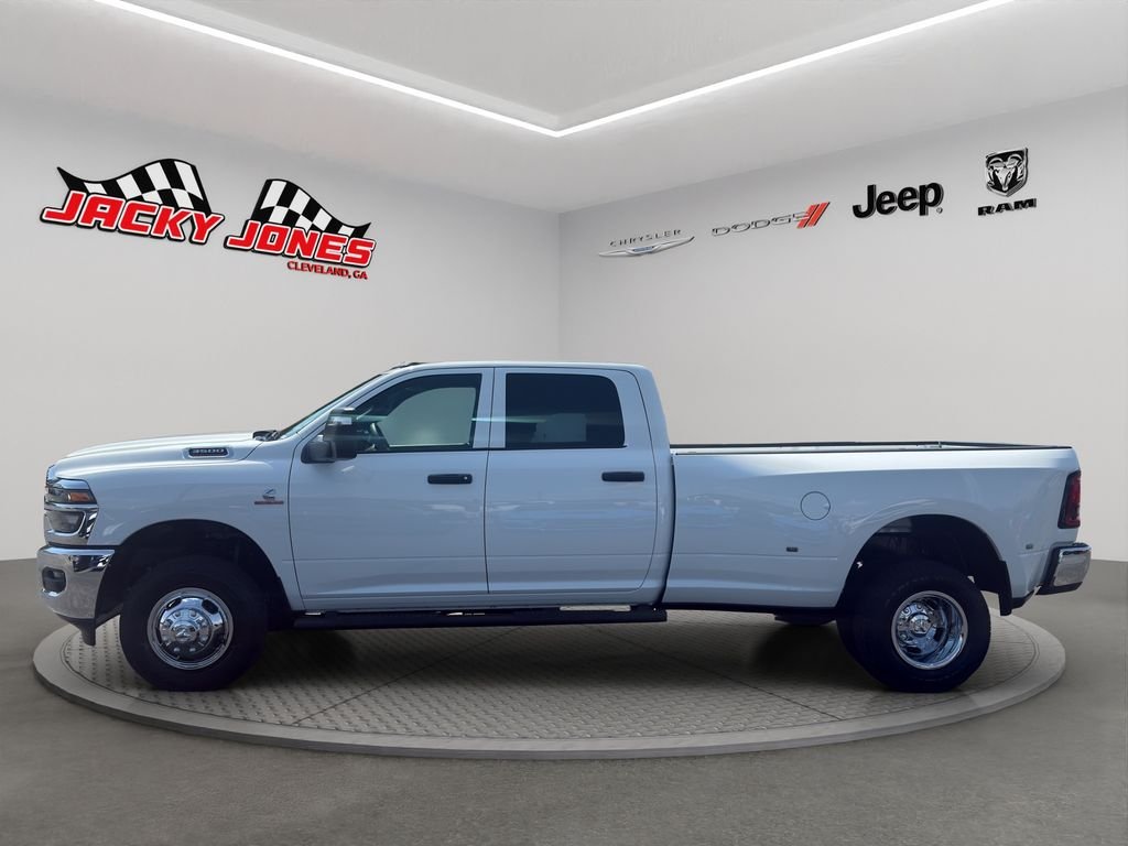 New 2026 Bright White Clear-Coat Exterior Paint RAM Tradesman image 3