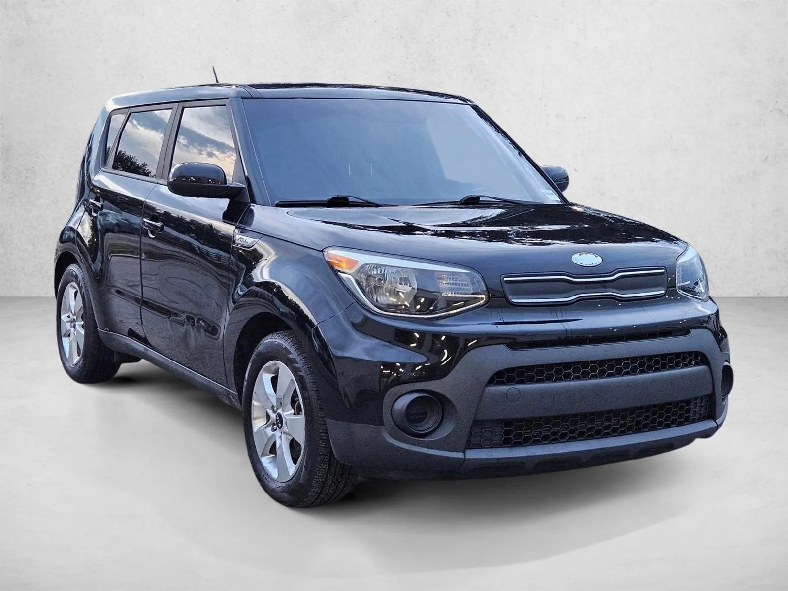 Used 2019 Shadow Black Kia Base image 3