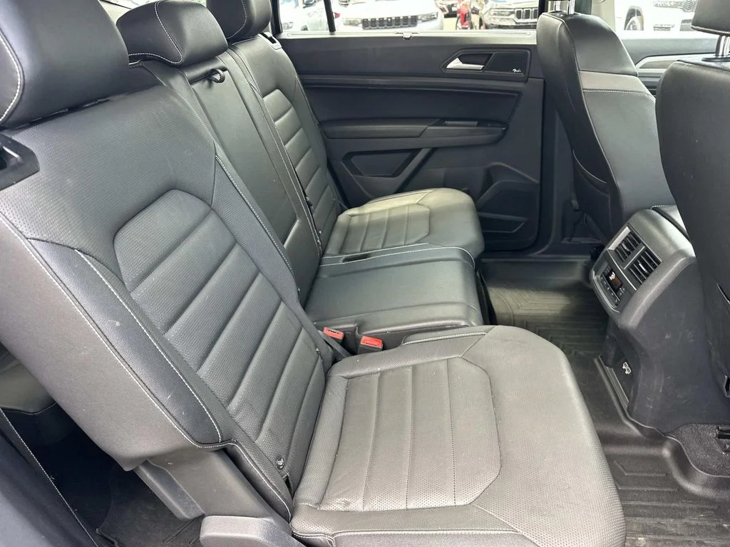 Used 2021 Black Volkswagen SEL Premium image 14