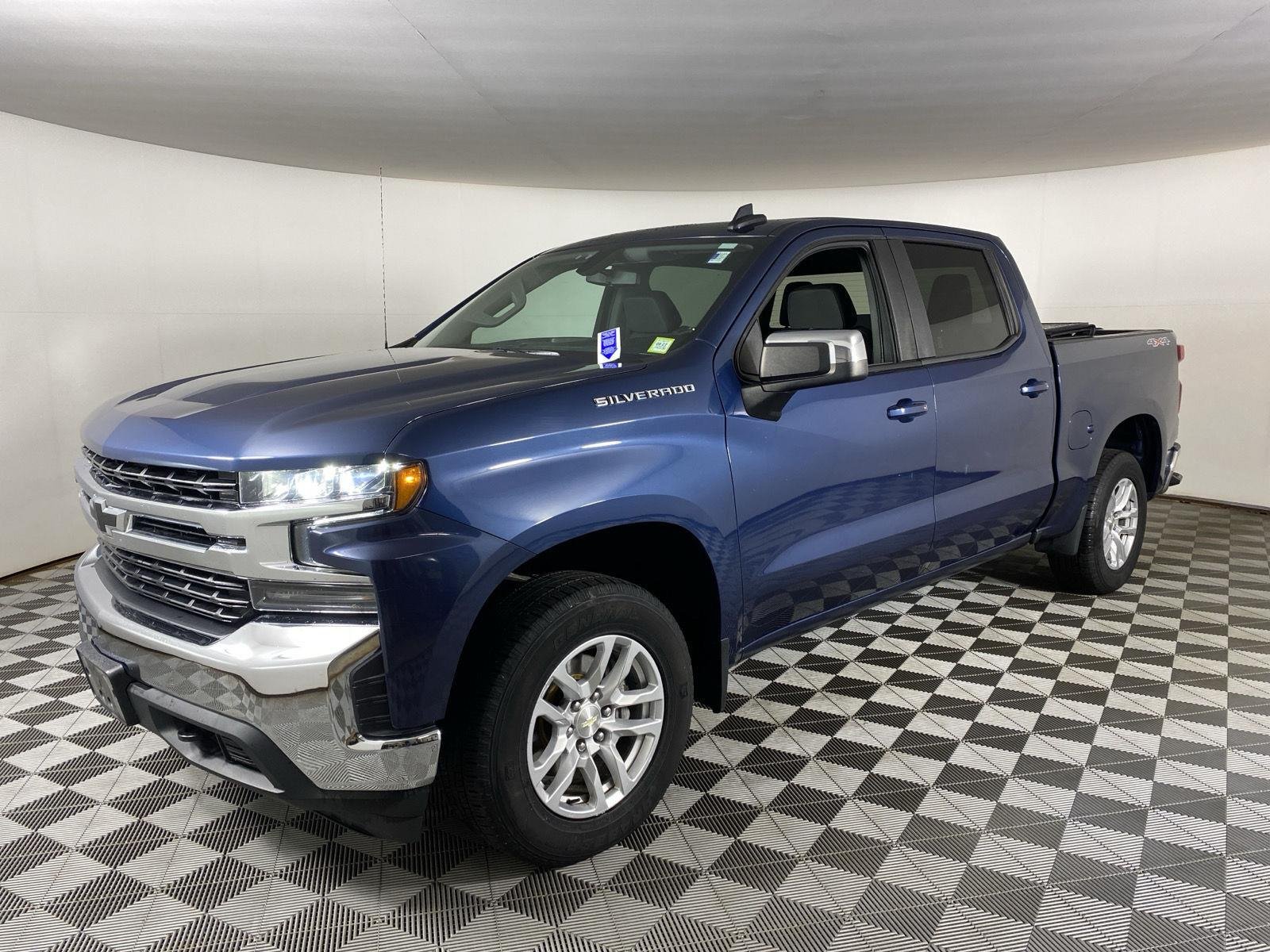 Used 2019 Northsky Blue Metallic Chevrolet LT image 3