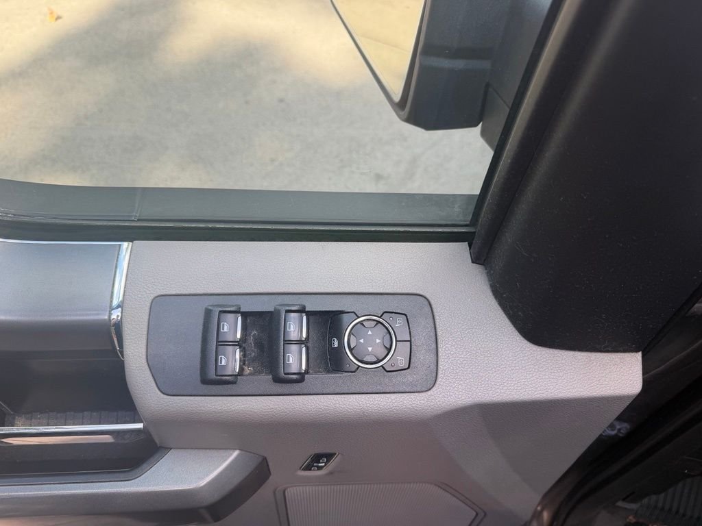 Used 2017 Magnetic Ford XLT image 12