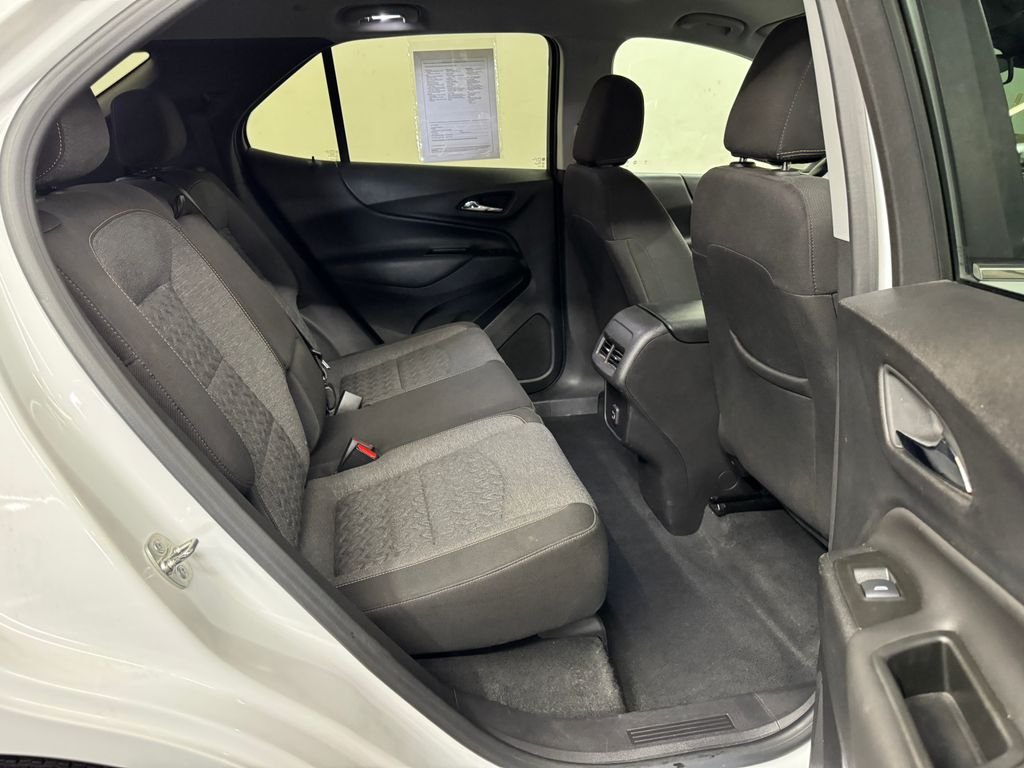 Used 2024 White Chevrolet LT image 27