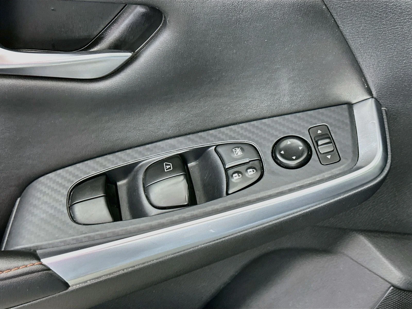 Used 2025 Atlantic Gray Metallic Nissan SR image 18