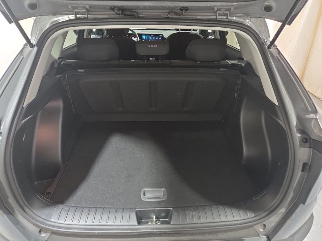 Used 2025 Gray Hyundai SEL image 11