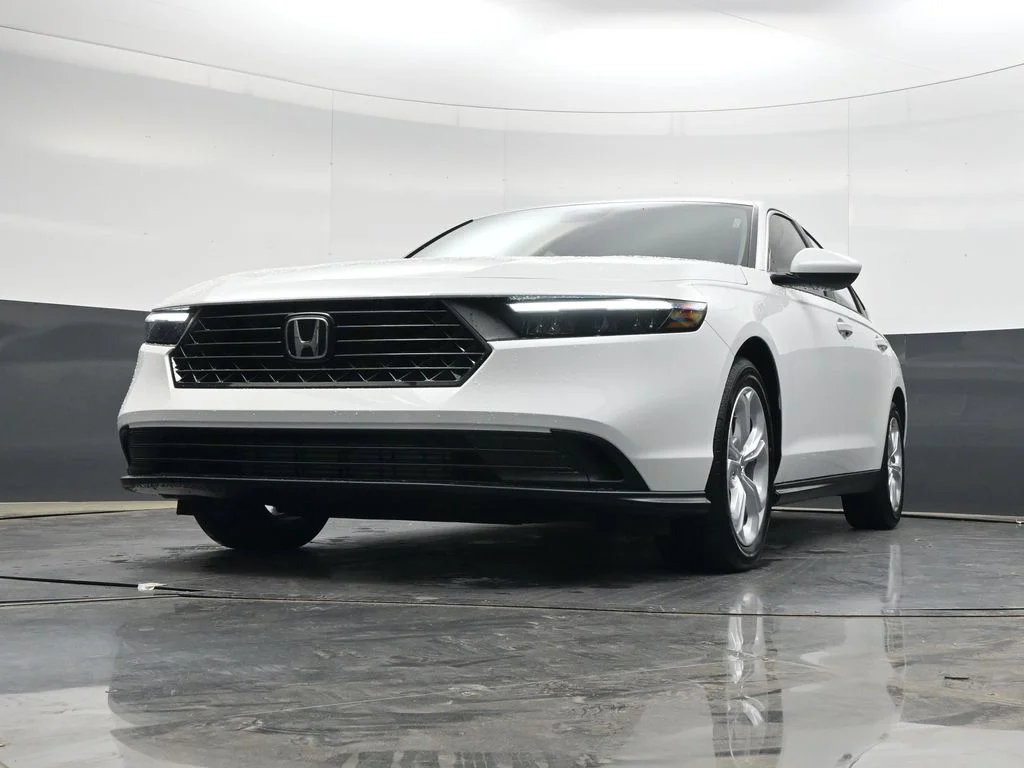 New 2026 Platinum White Pearl Honda LX image 38