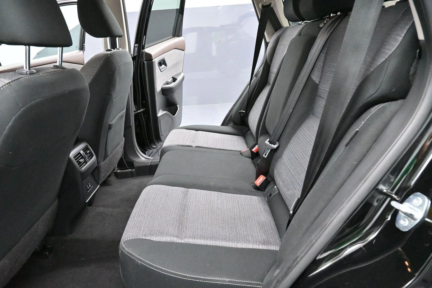Used 2023 Super Black Nissan SV image 25