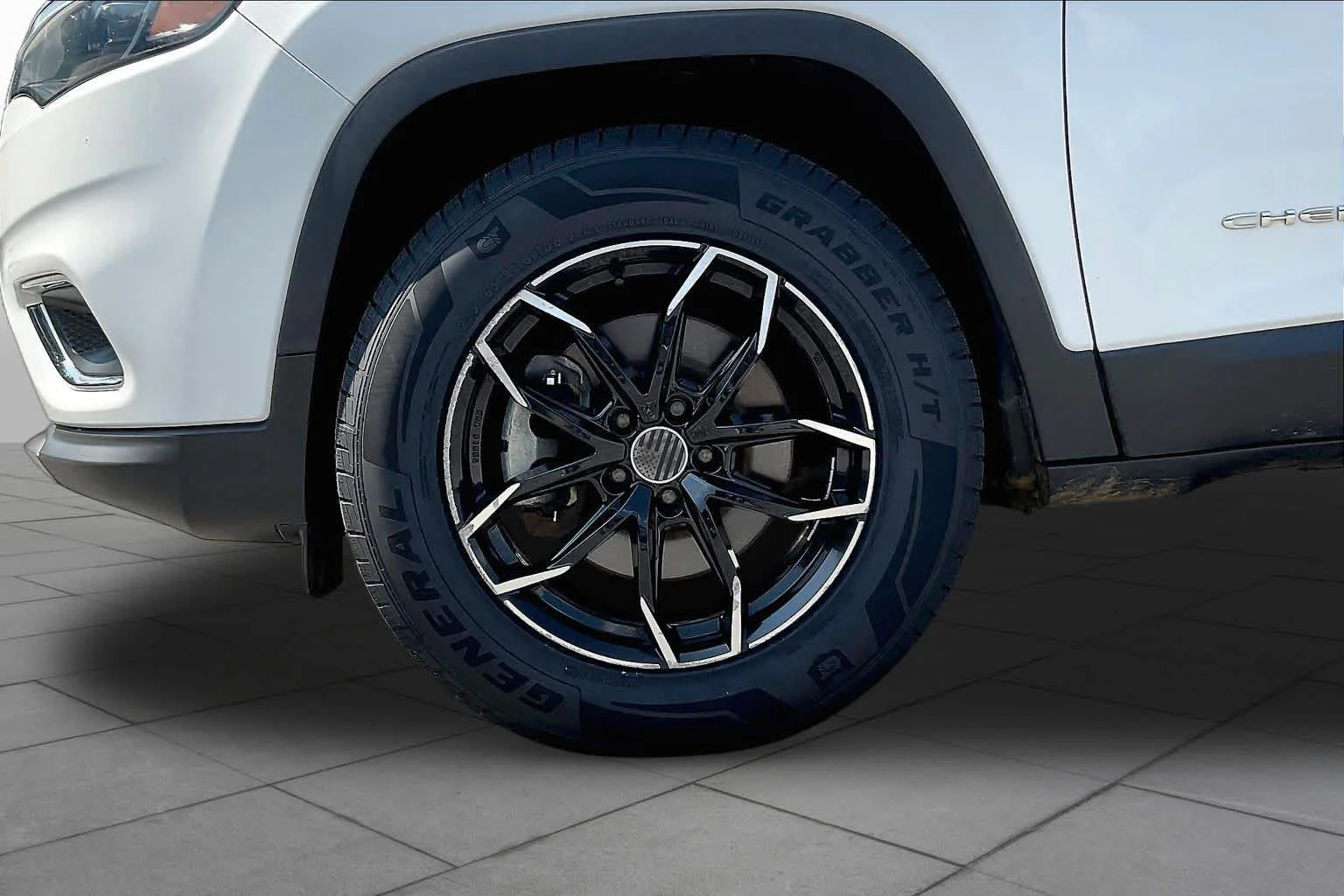 Used 2020 Bright White Clearcoat Jeep Limited image 10