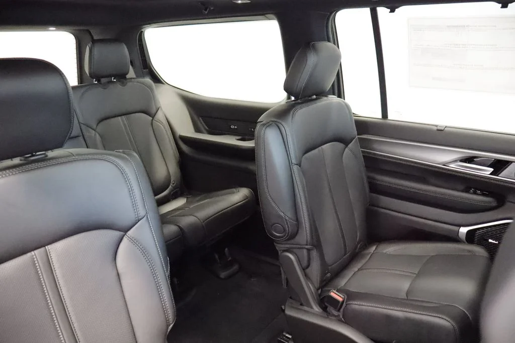 New 2026 Fathom Blue Pearlcoat Jeep Limited Reserve image 13