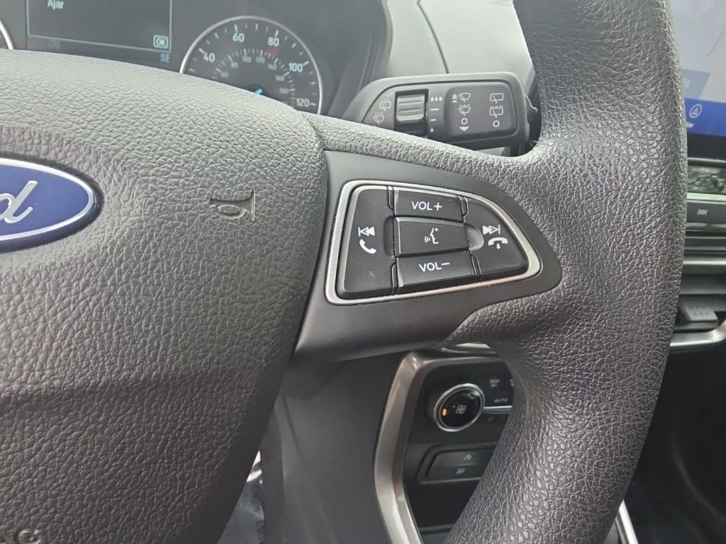 Certified Used 2022 Blue Metallic Ford SE image 16