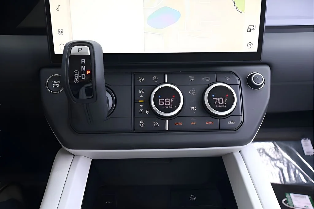 New 2026 Fuji White Land Rover X-Dynamic SE image 25