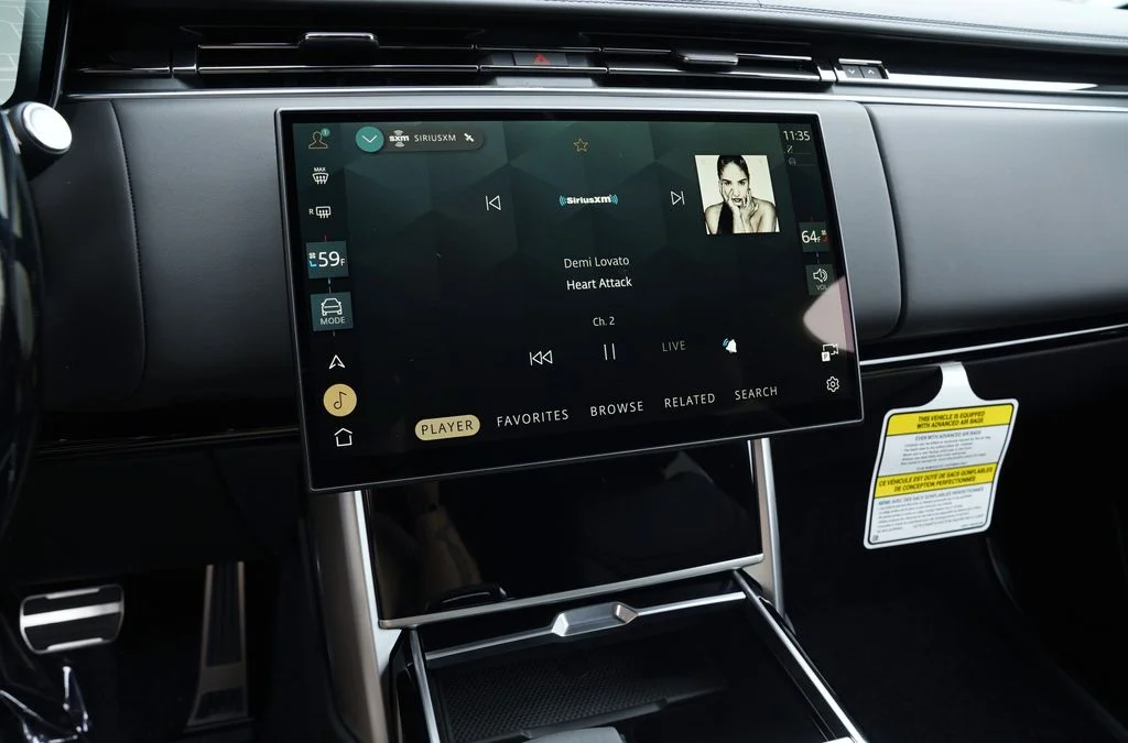 New 2026 Santorini Black Land Rover SE image 20