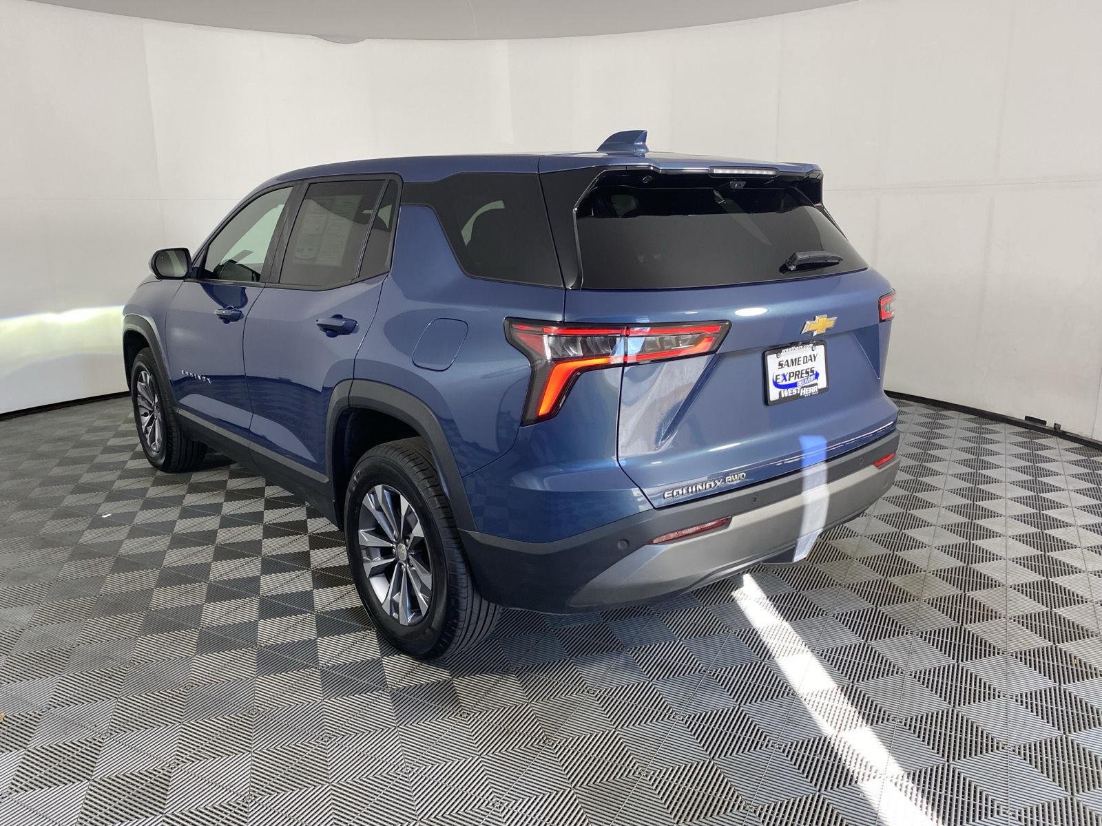 Used 2025 Lakeshore Blue Metallic Chevrolet AWD LT image 5