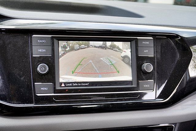 Used 2022 White Volkswagen 1.5T S image 25