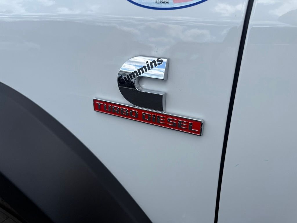 New 2026 Bright White Clear-Coat Exterior Paint RAM Tradesman image 12